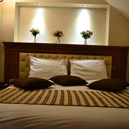 Otel Seven Days -