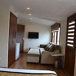 Seven Days - Hotell
