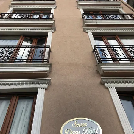 מלון Seven Days -