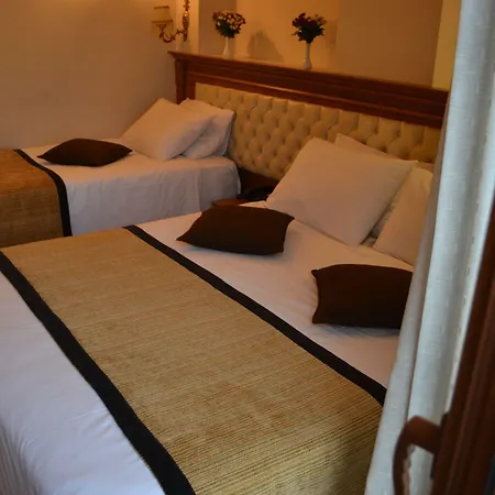 Seven Days - מלון