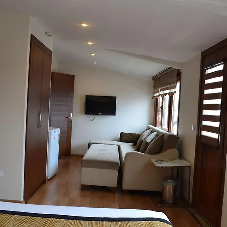 Seven Days - מלון